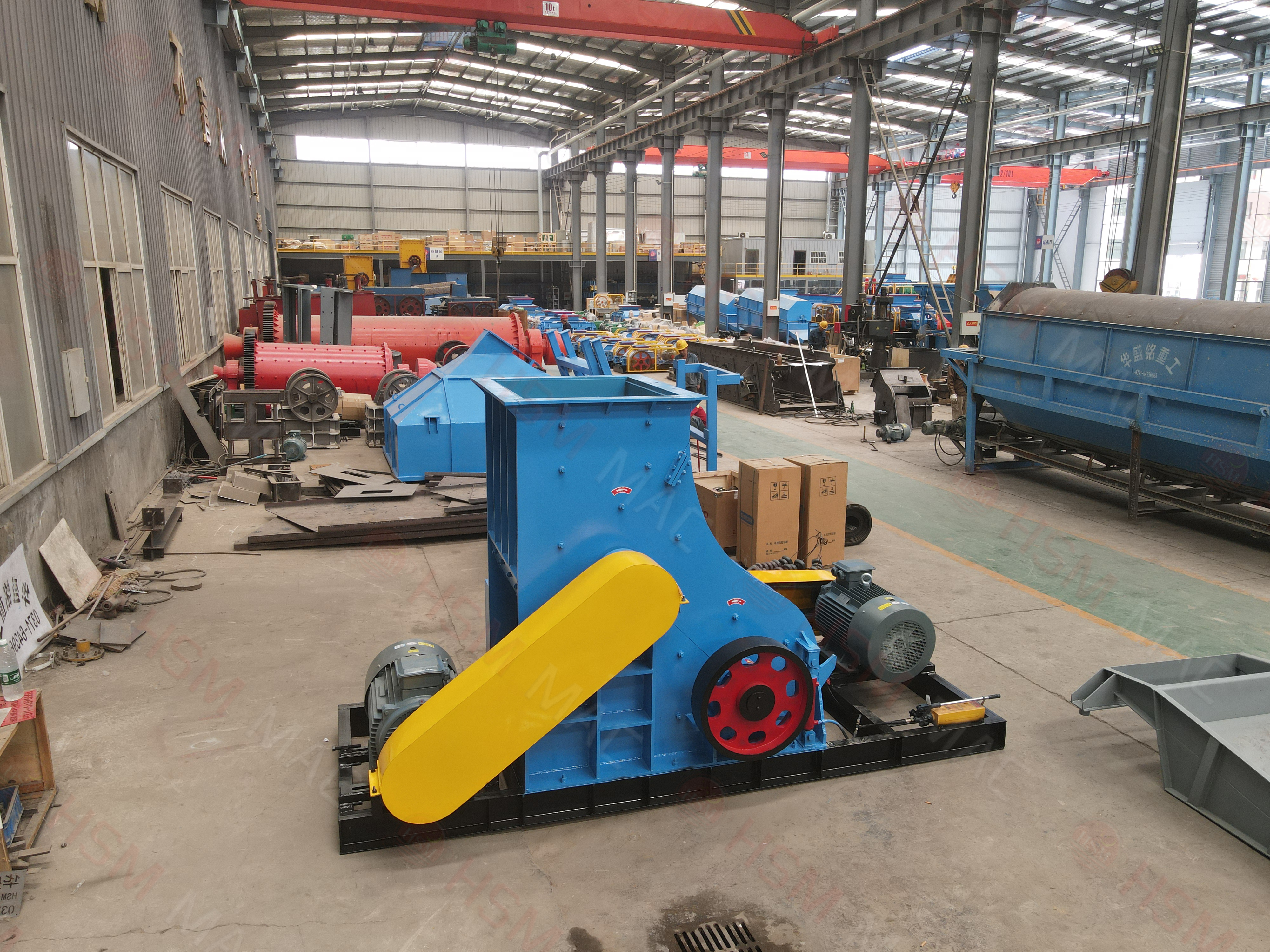 時產30噸小型濕料粉碎機多少錢一臺？